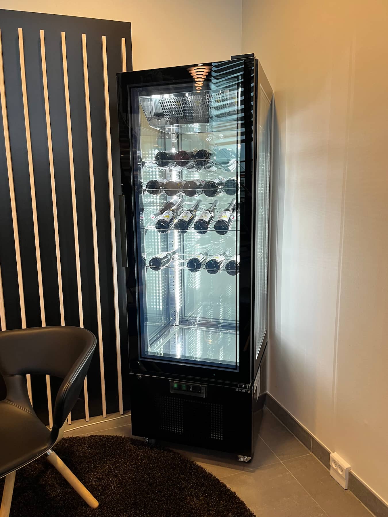 Gulv kølemontre - Tefcold UPD400-C - 6,55 kWh/24timer (Til kager, sandwich eller hvidvin)